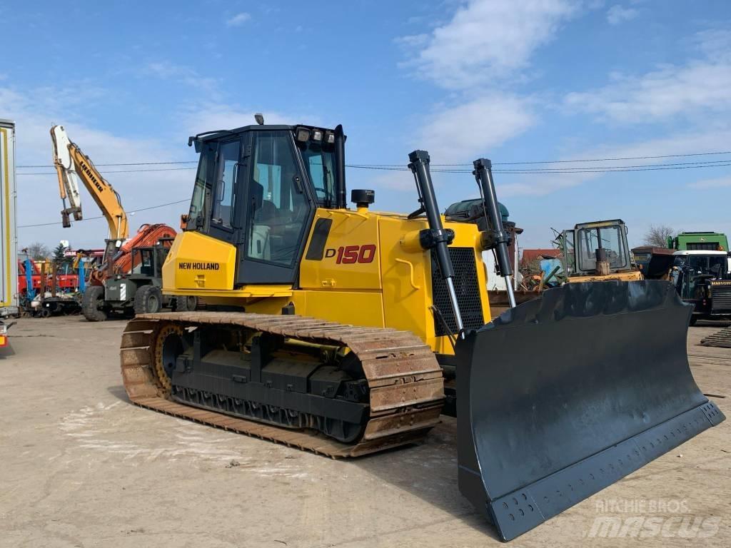 New Holland D 150 بلدوزرات مجنزرة
