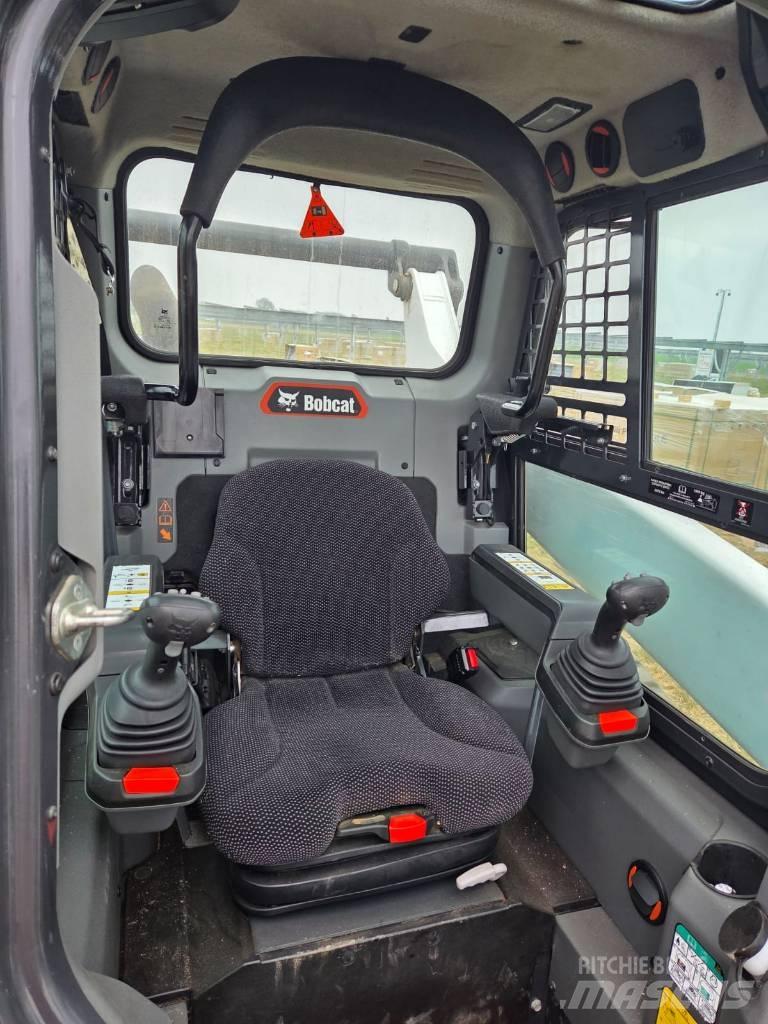 Bobcat T 76 لوادر انزلاقية التوجيه