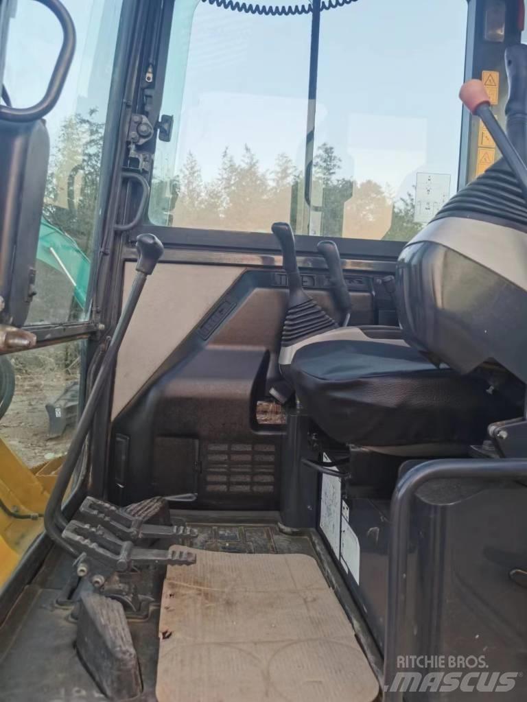 Komatsu PC 56 حفارات صغيرة أقل من 7 طن (حفارات صغيرة)