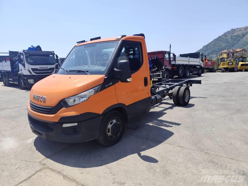 Iveco Daily 35-140 شاحنات الرافعات
