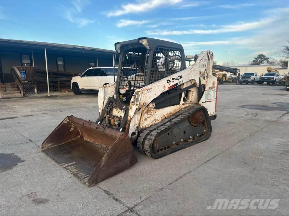 Bobcat T 590 لوادر انزلاقية التوجيه
