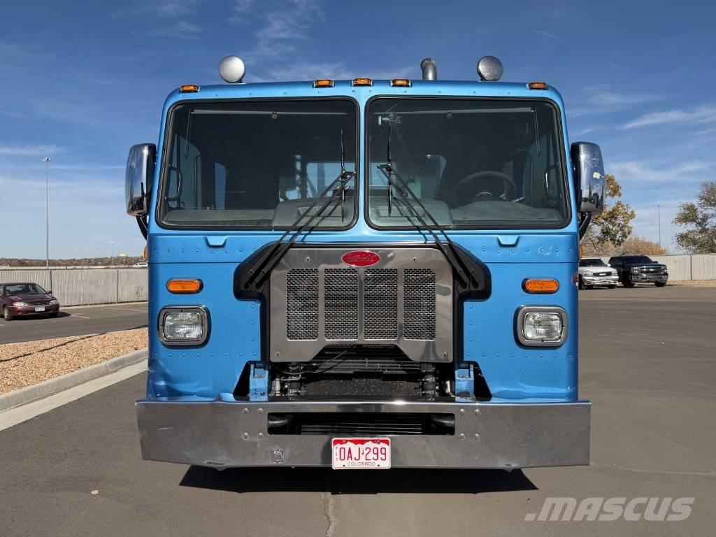 Peterbilt 320 شاحنات قابلة للفك