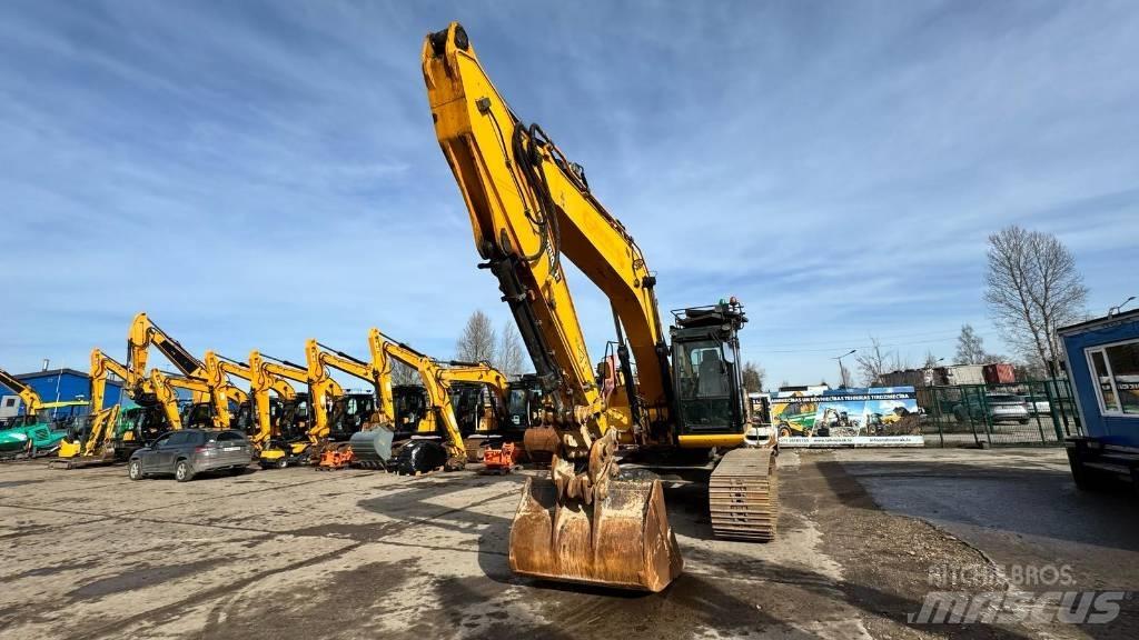JCB JS 220 LC حفارات زحافة