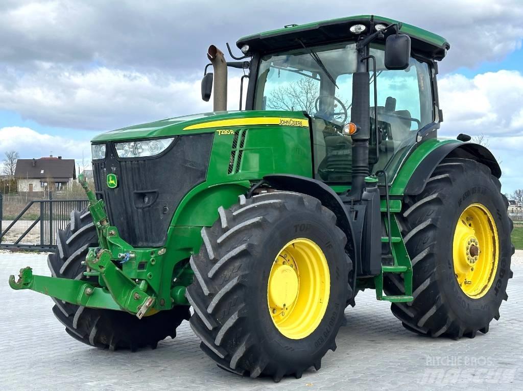 John Deere 7230 R الجرارات