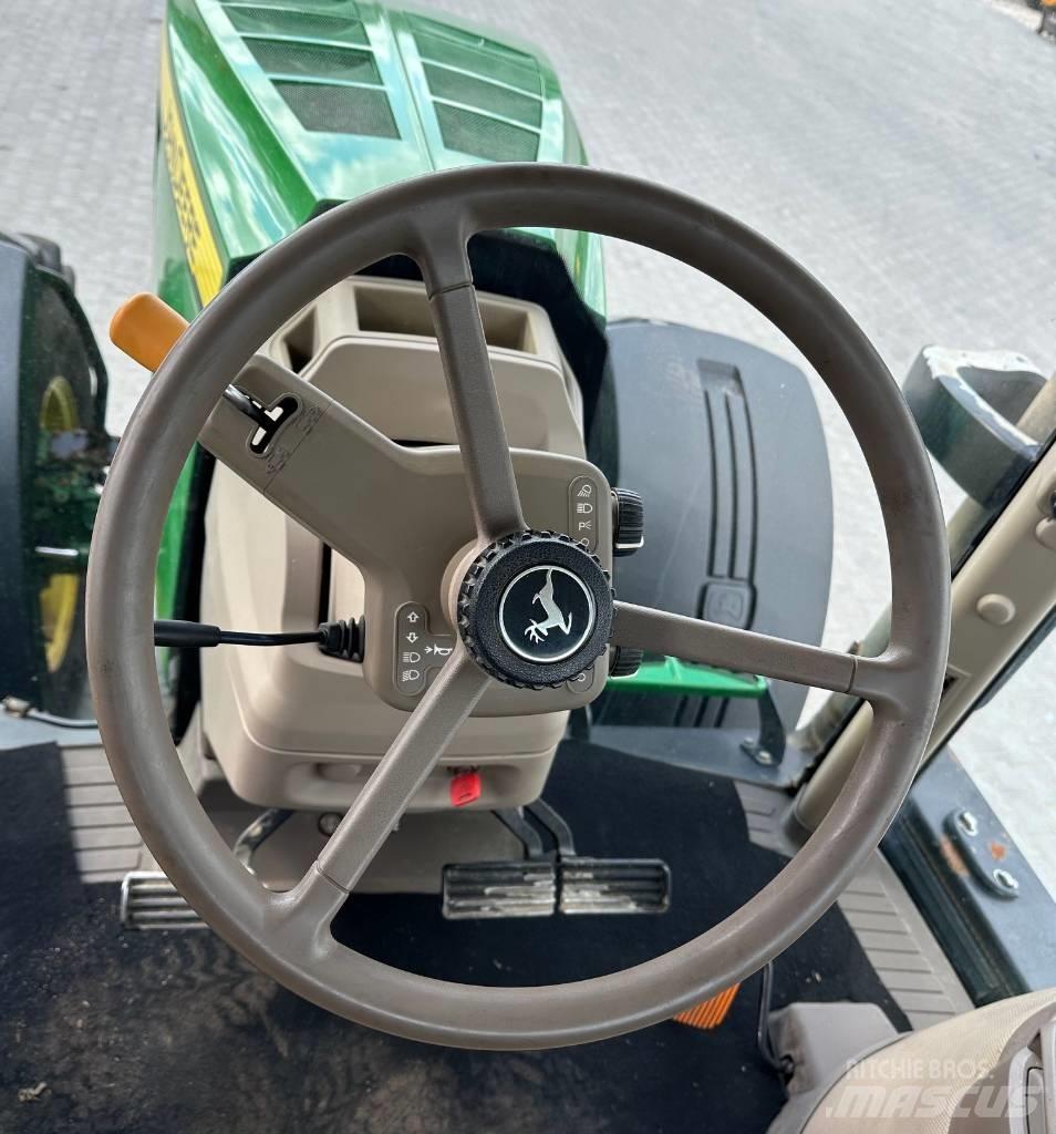 John Deere 7230 R الجرارات