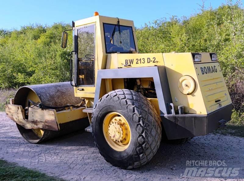 Bomag BW 213 مداحل أحادية الأسطوانة