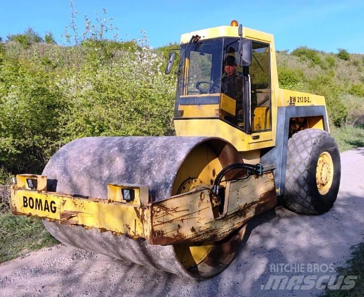 Bomag BW 213 مداحل أحادية الأسطوانة