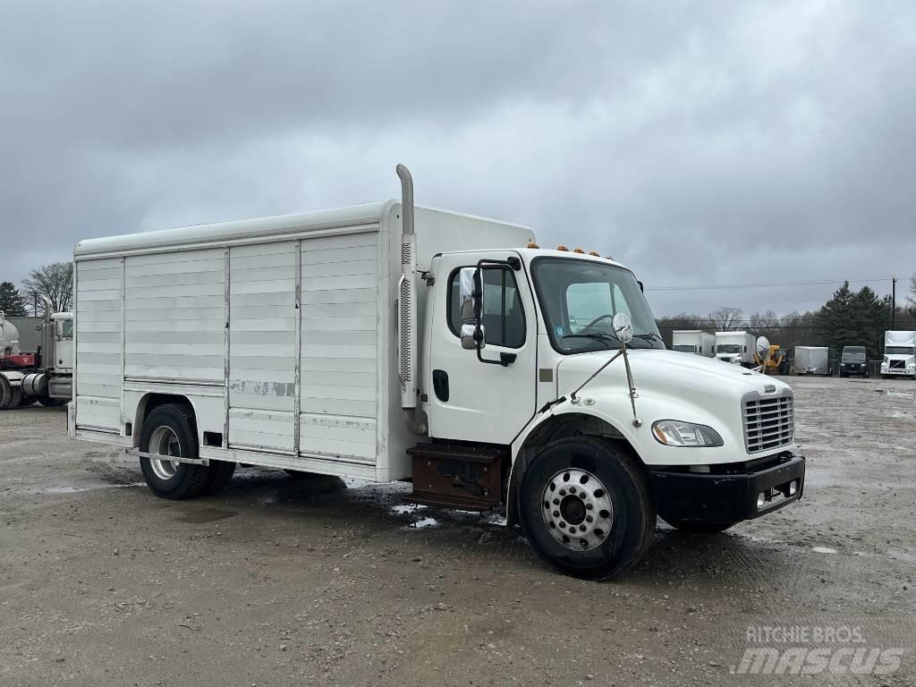 Freightliner M2 شاحنات نقل المشروبات
