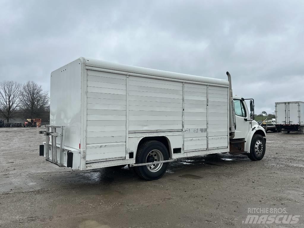 Freightliner M2 شاحنات نقل المشروبات