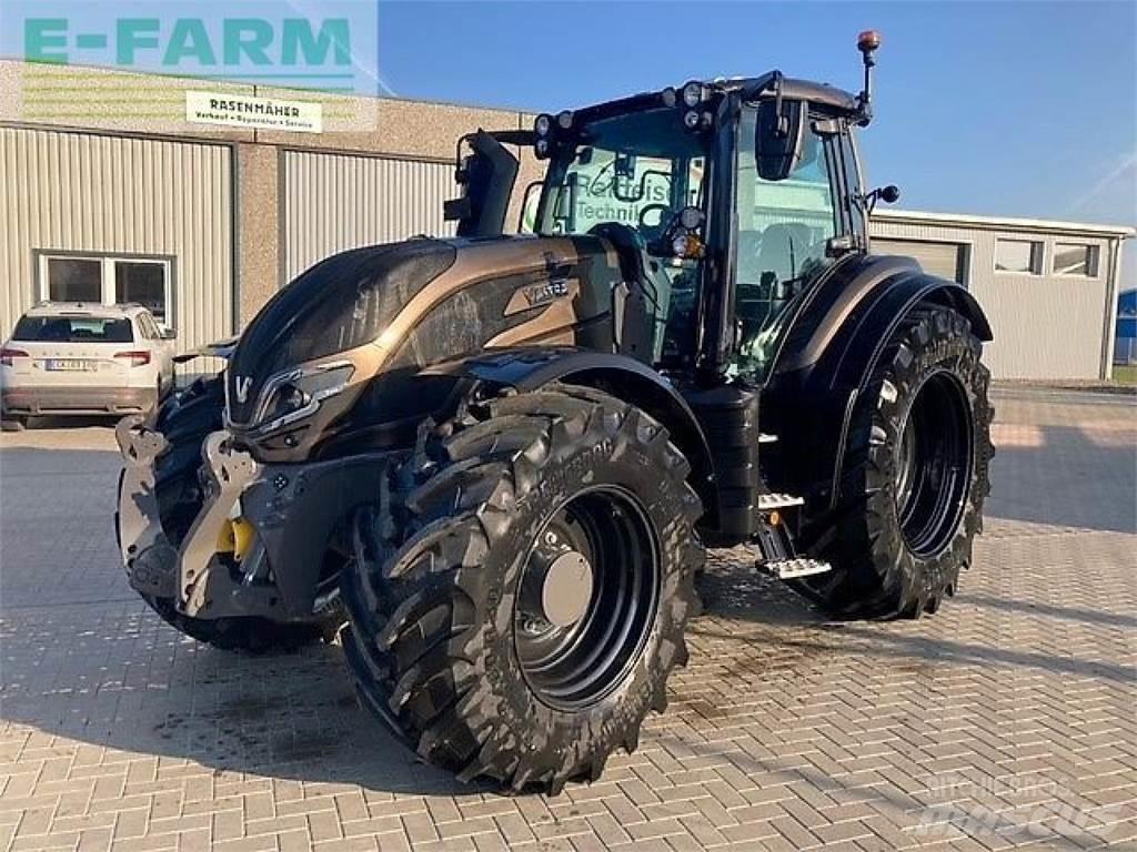 Valtra t215a الجرارات