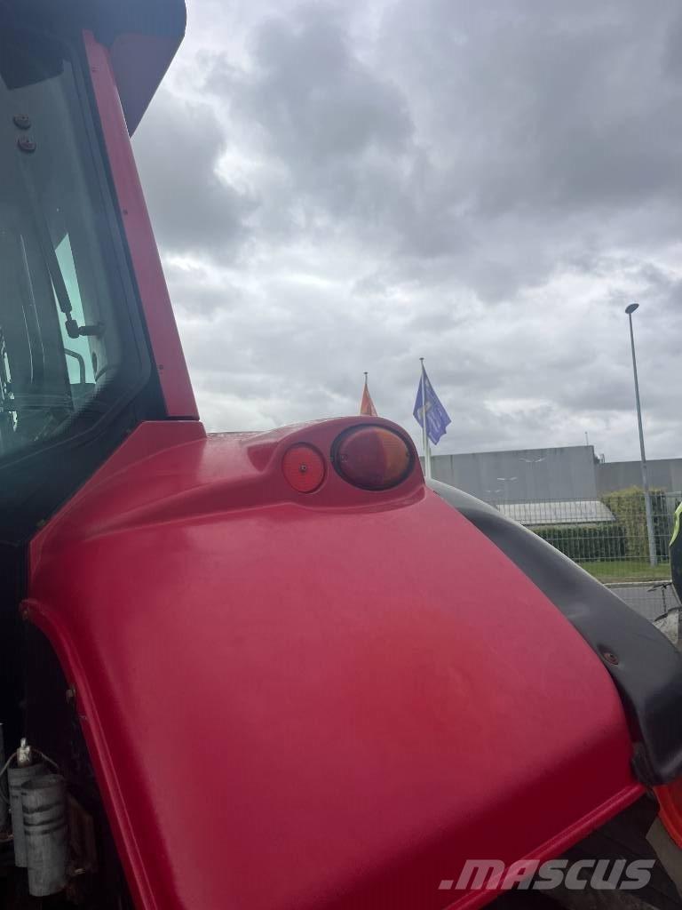 Valtra T 202 D الجرارات