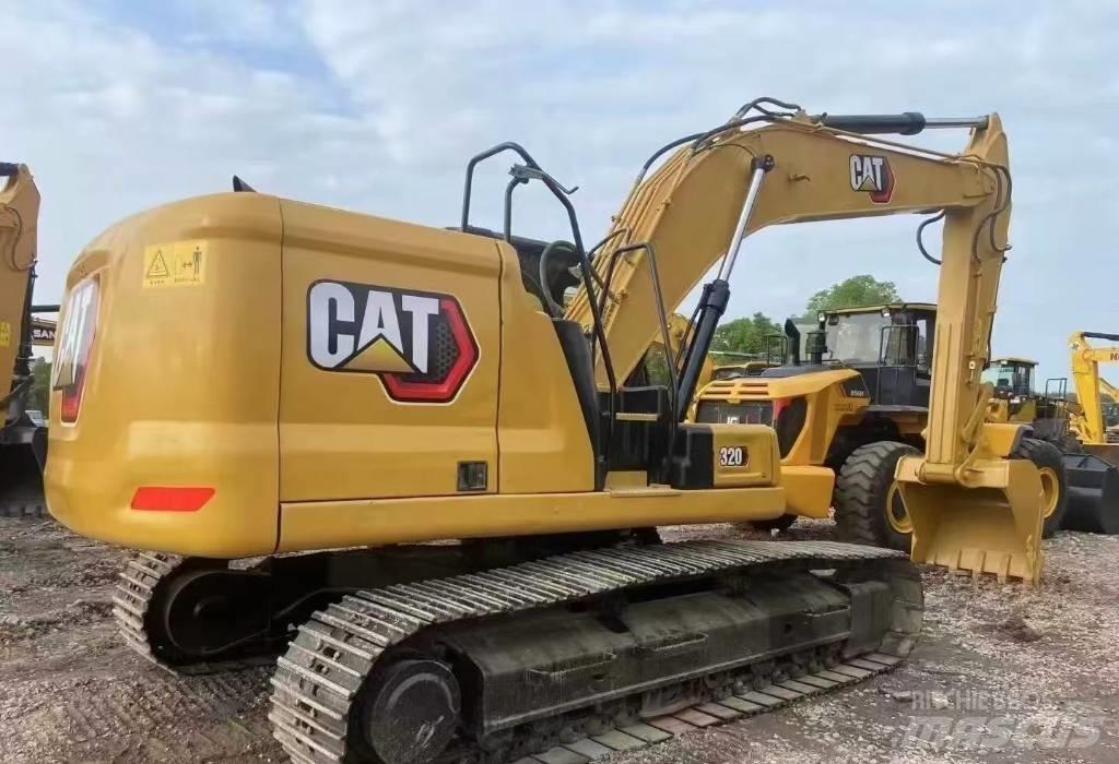 CAT 320 D حفارات زحافة