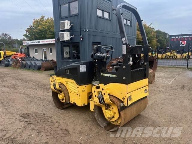 Bomag BW 120 AD-4 مداحل ثنائية الاسطوانة