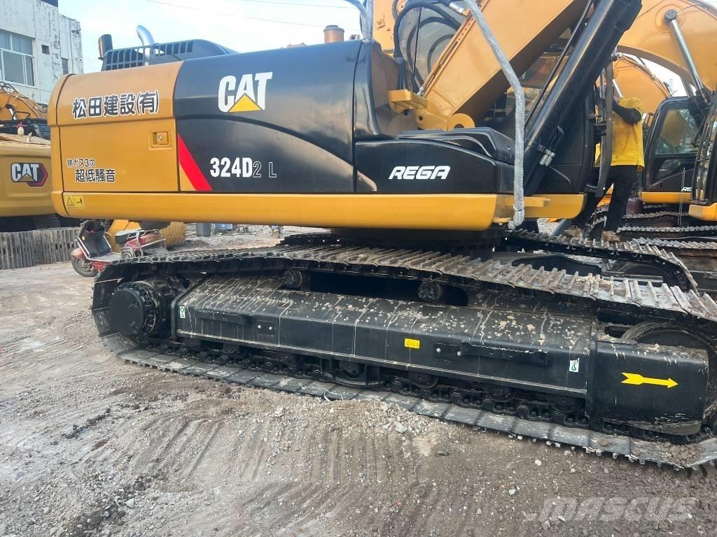 CAT 324 D L حفارات زحافة