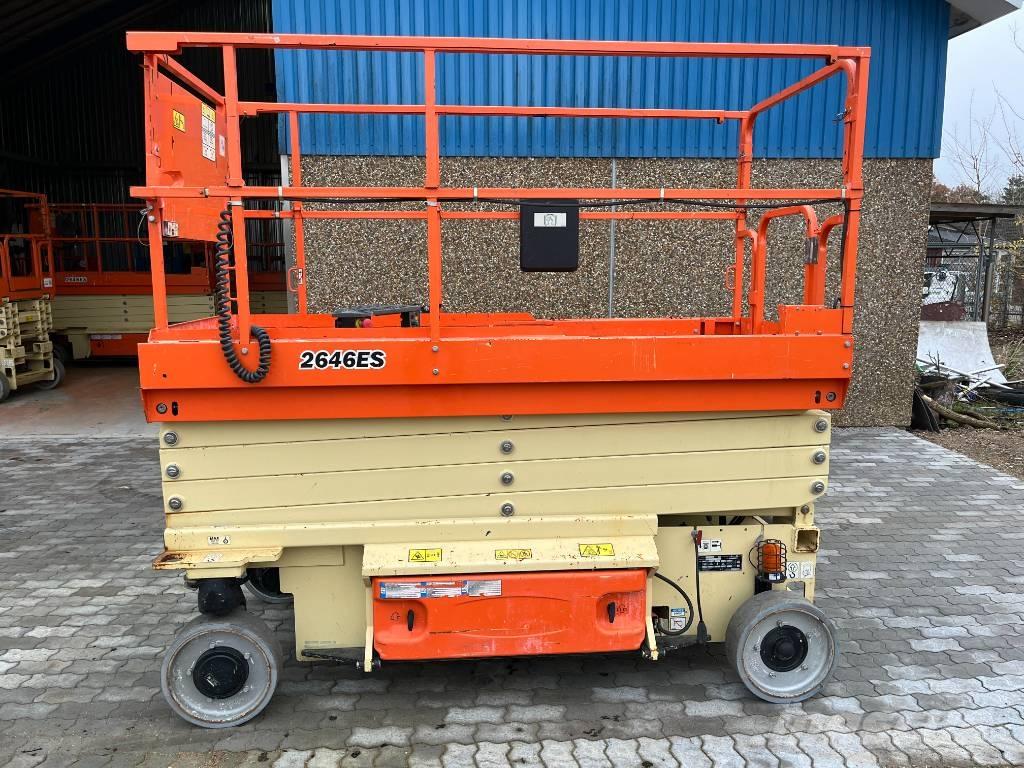 JLG 2646 ES رافعات مقصية الشكل