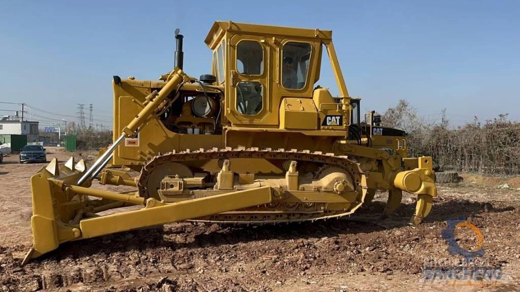 CAT D 8 K بلدوزرات مجنزرة