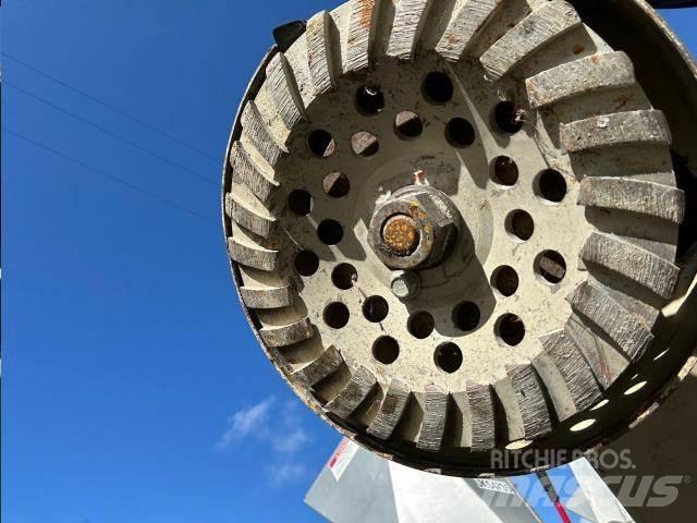 Edco TMC7-5.5HP ملحقات خرسانة