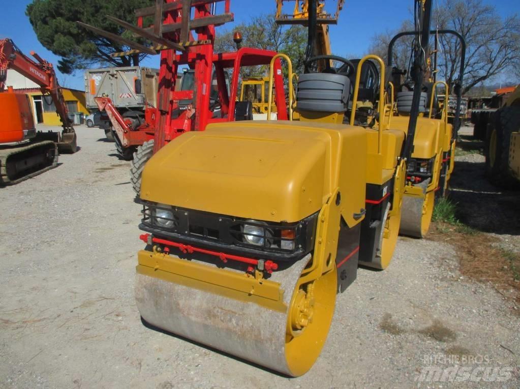 CAT CB 214 E مداحل ثنائية الاسطوانة