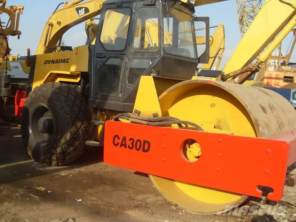 Dynapac CA 30 D مداحل أحادية الأسطوانة
