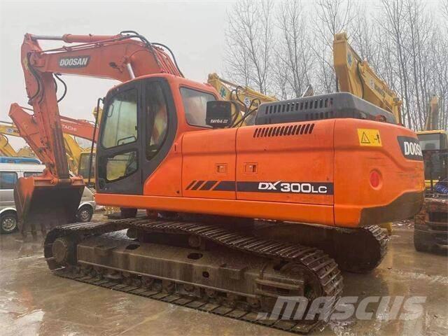 Doosan DX300 حفارات زحافة