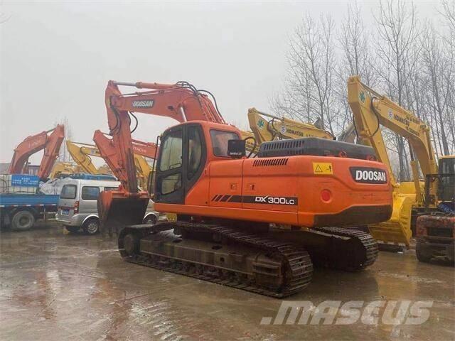 Doosan DX300 حفارات زحافة