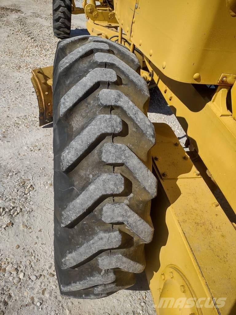 CAT 120 معدات تمهيد الطرق
