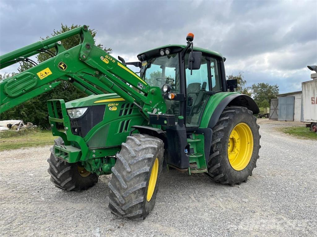 John Deere 6130M الجرارات