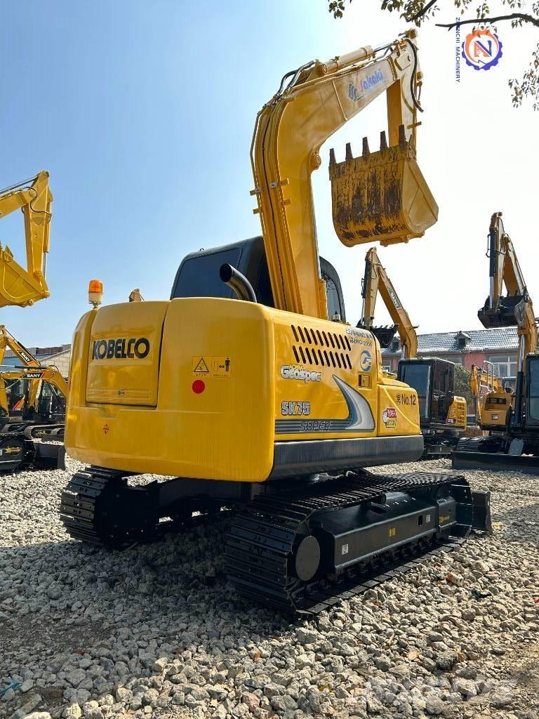 Kobelco SK 75 حفارات وسط 7 طن - 12 طن