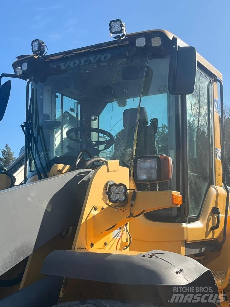 Volvo L 110 F لوادر بعجل