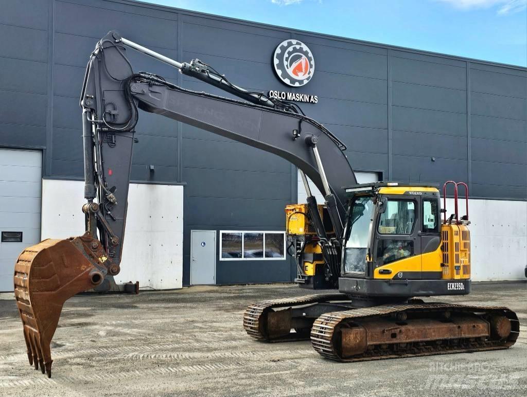 Volvo ECR 235 DL حفارات زحافة