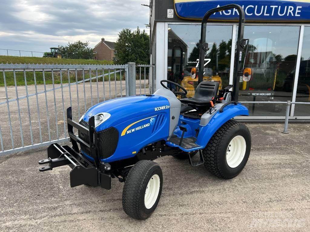  New Holand Boomer 25 الجرارات