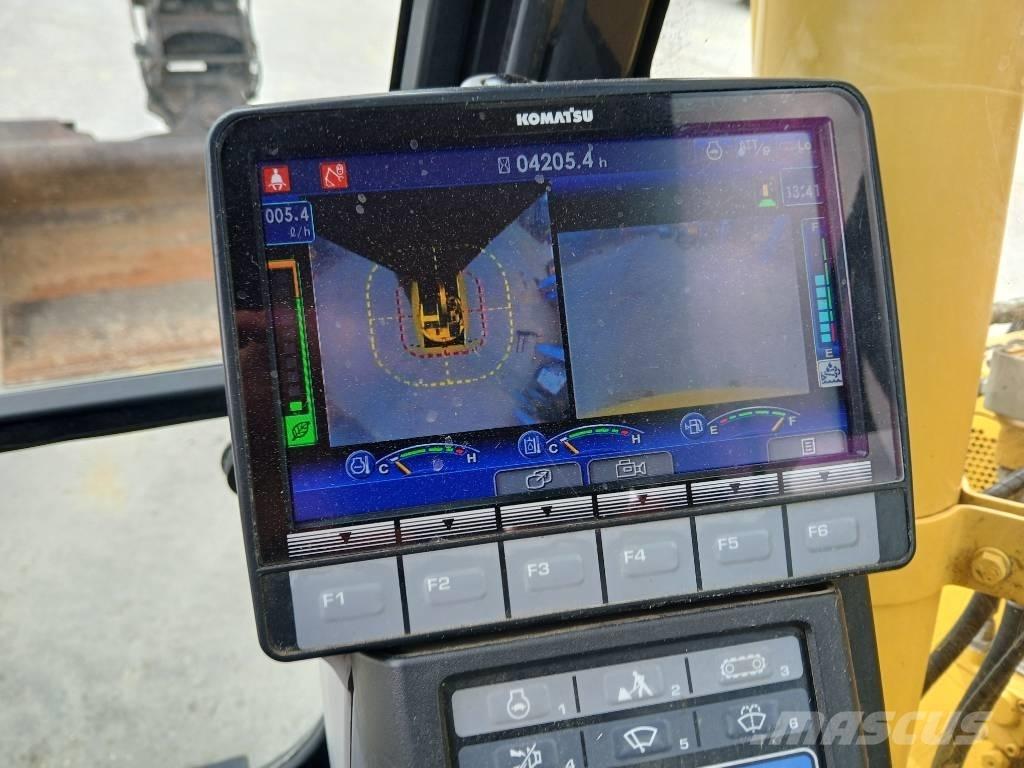 Komatsu PC 138 US-11 حفارات زحافة