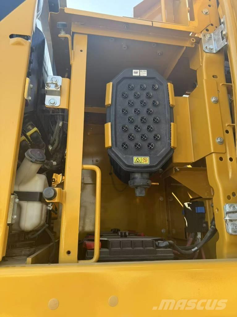CAT 336GC حفارات زحافة