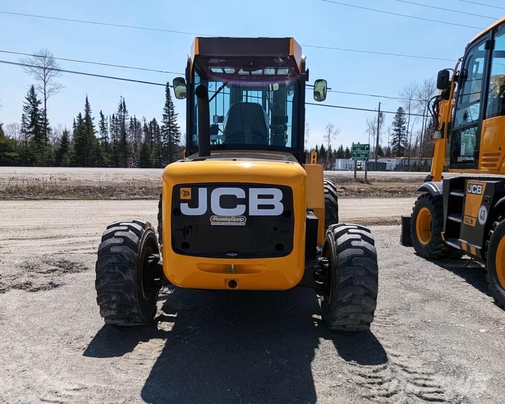 JCB 940 RTFL شاحنات الطرق الوعرة