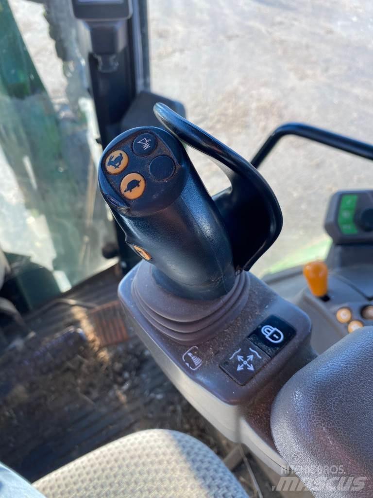 John Deere 5100R الجرارات