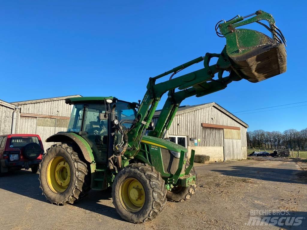John Deere 5100R الجرارات