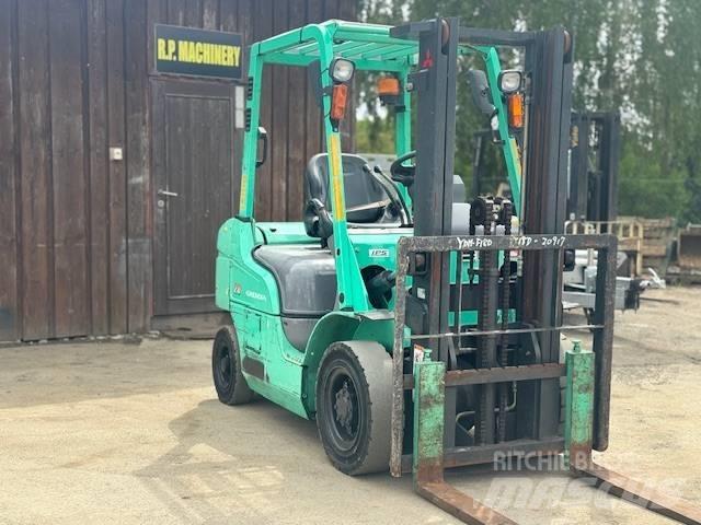 Mitsubishi FD 18 شاحنات الديزل