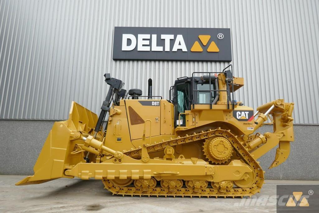 CAT D8T بلدوزرات مجنزرة