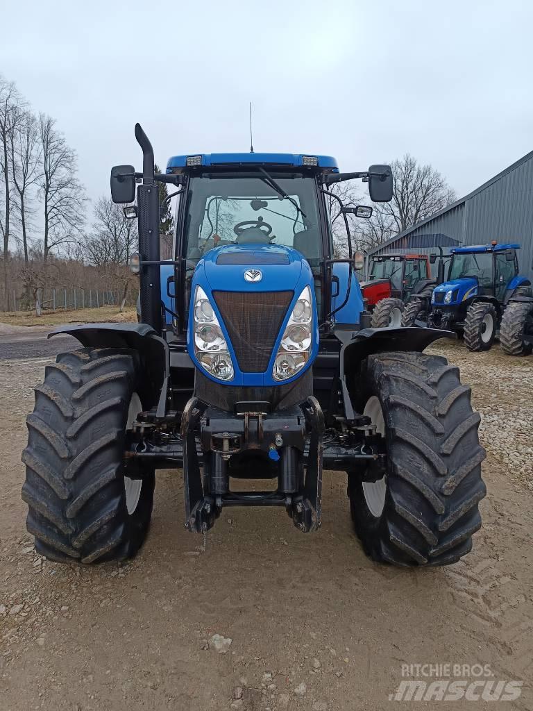 New Holland T7040 الجرارات