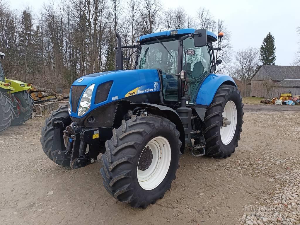 New Holland T7040 الجرارات