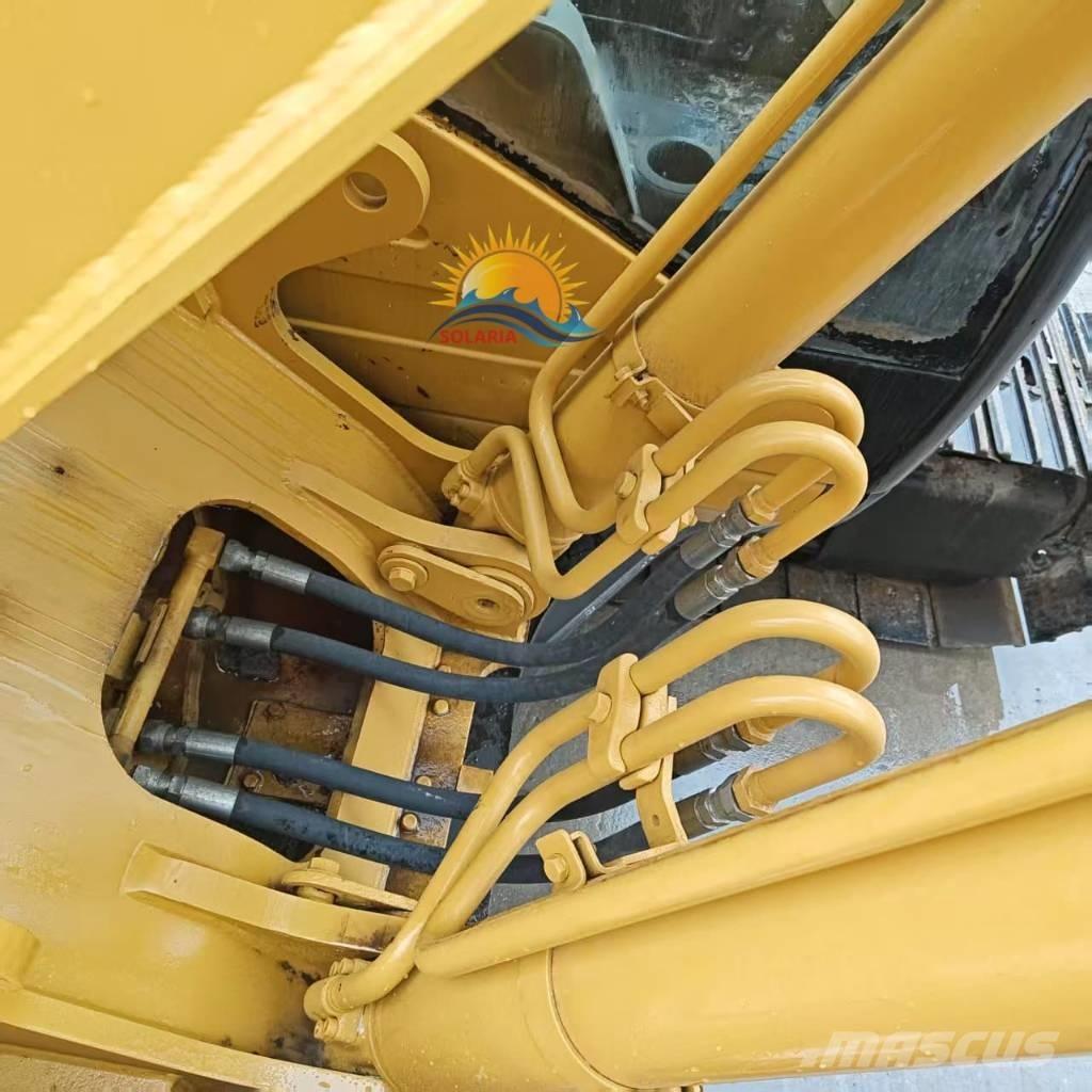 CAT 320 C L حفارات زحافة