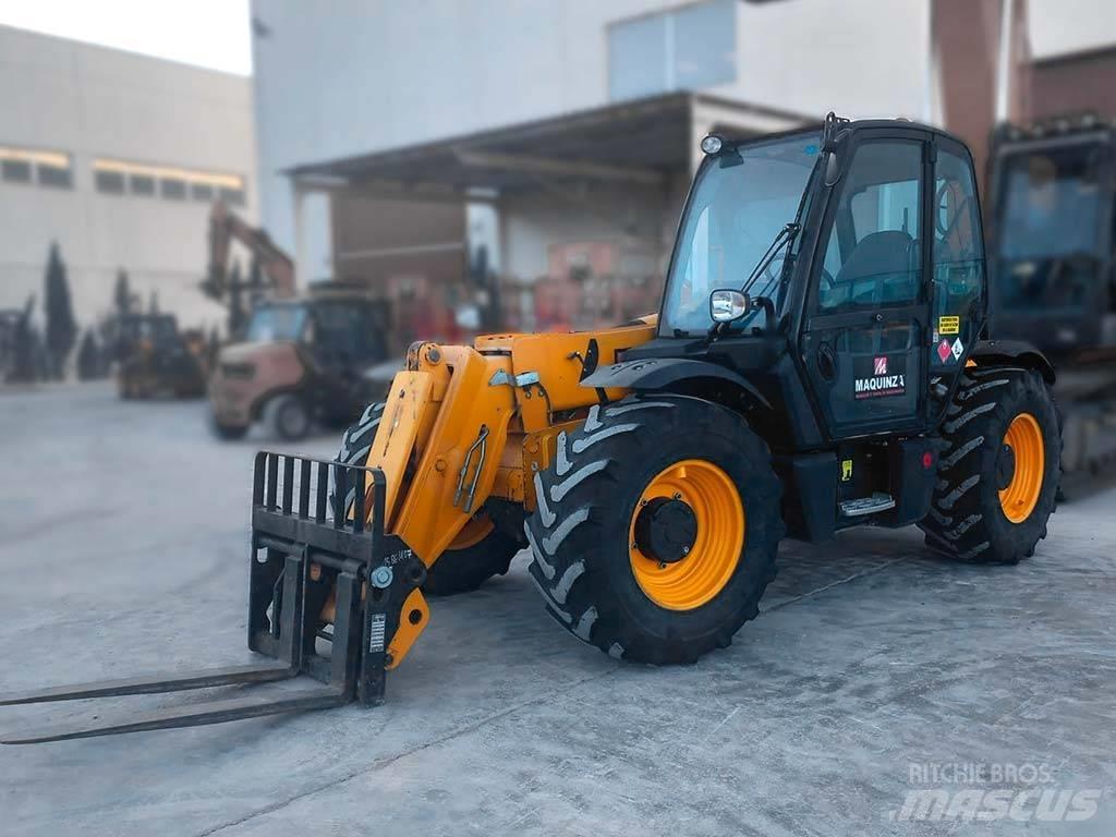 JCB 531-70 معدات مناولة لأغراض الزراعة