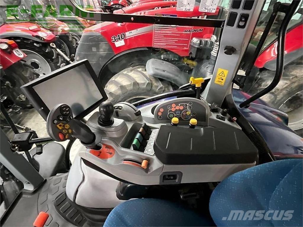 New Holland t7.210 الجرارات