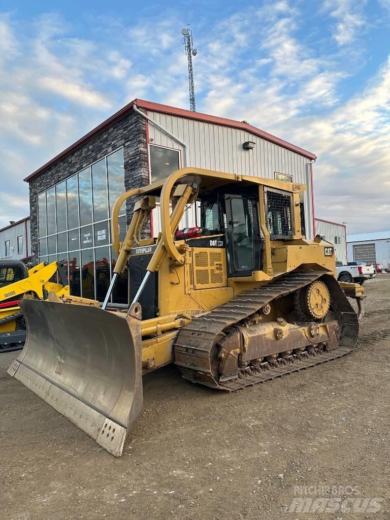 CAT D 6 T XW بلدوزرات مجنزرة
