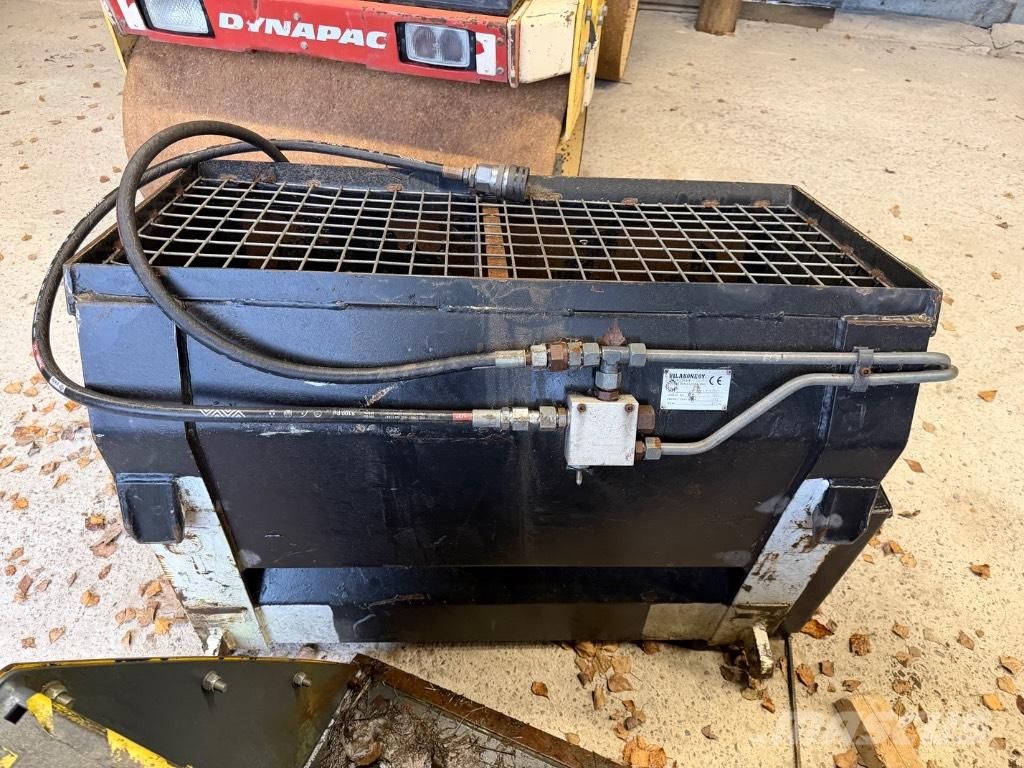 Vila Hiekoitin مرفقات جرار المدمجة