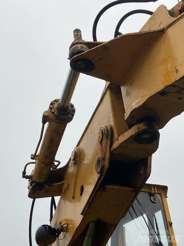 Liebherr A 901 C حفارات بعجل