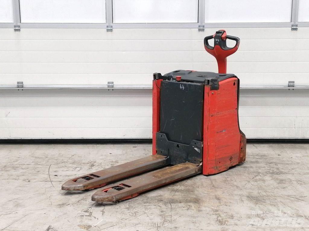 Linde T16L شاحنة يدوية بمنصة نقالة