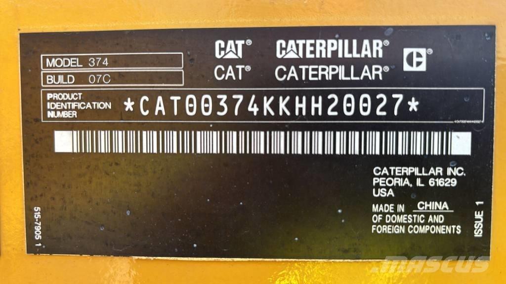 CAT 374 حفارات زحافة