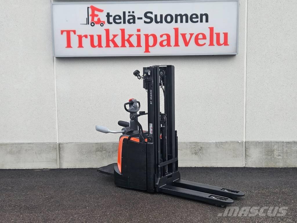 Toyota SPE120 L شاحنات مناولة ذاتية الدفع