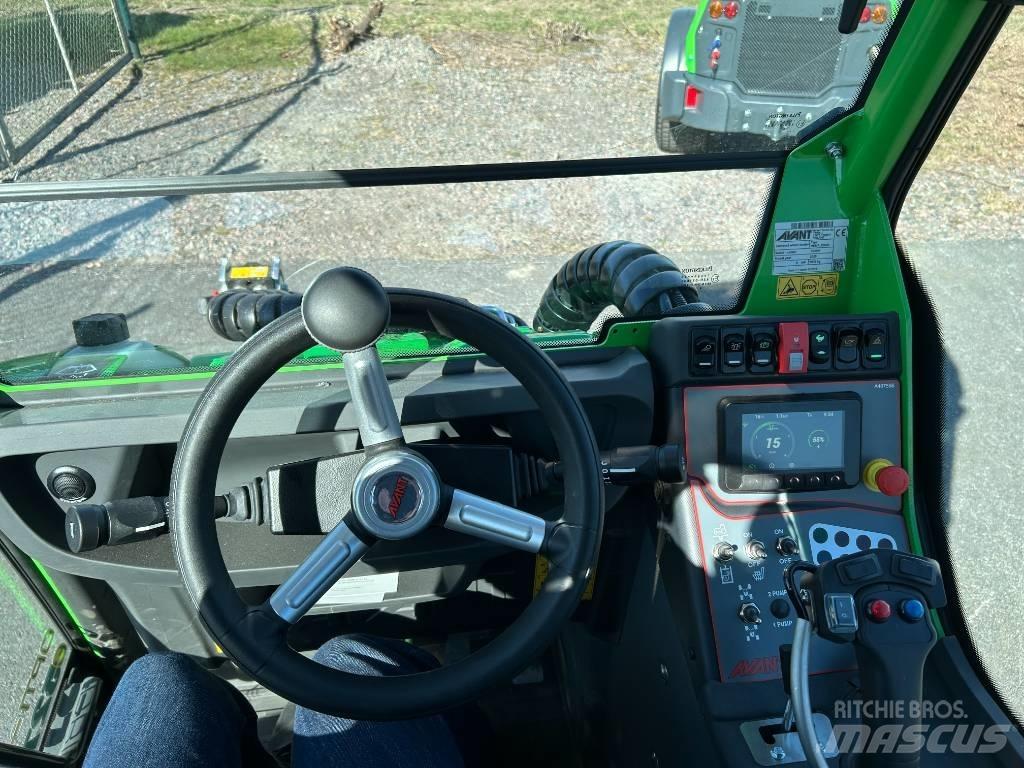Avant E 527 Med  hytt لوادر انزلاقية التوجيه